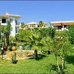 Vicky Apartahotel 3*