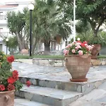 Vicky Aparthotel 3*