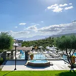 Vicky Aparthotel 3*